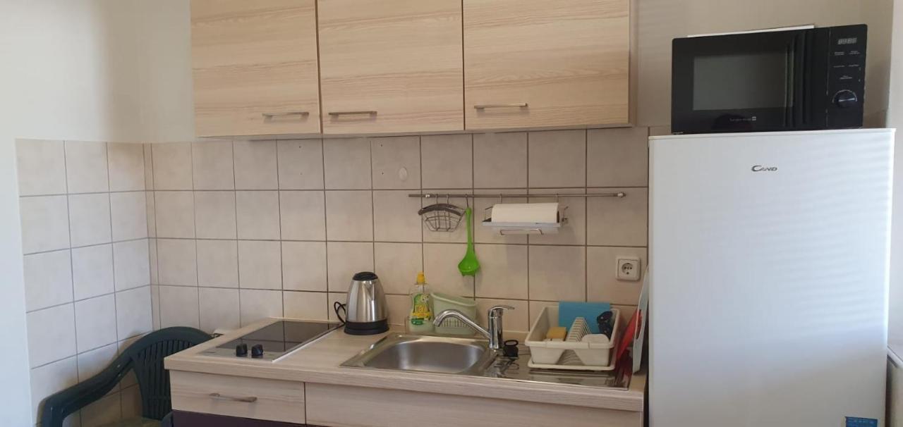 Apartmani Sonia Njivice Exterior photo