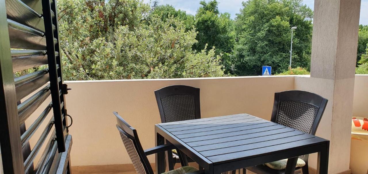 Apartmani Sonia Njivice Exterior photo