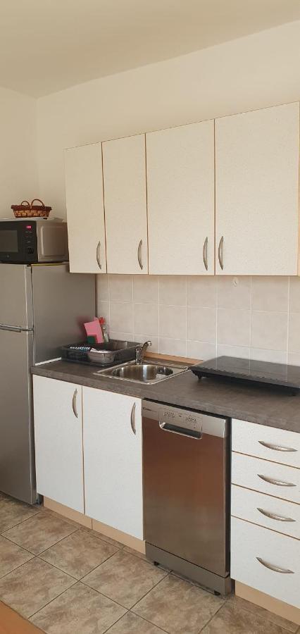 Apartmani Sonia Njivice Exterior photo